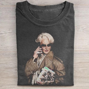 Comfort Colors Miranda Priestly Unisex T-shirt, The Devil Wears Prada T-shirt, Fashion Boss Lady Graphic T-shirt, Gåva För Kvinnor Och Man T-shirt