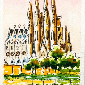 Puede incluir: Pintura a la acuarela de la Sagrada Familia en Barcelona, Espa&ntilde;a. La obra representa las agujas y la fachada de la catedral en tonos marrones, blancos y dorados, con un primer plano verde y amarillo. El cielo es rosa p&aacute;lido.