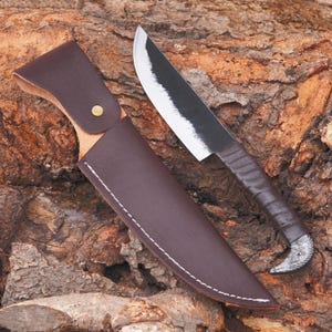 Tactical Damascus Hunting Knife with Leather Sheath | Hand-Forged Full-Tang Camping & Survival Knife | Outdoor Gear and Gift for Him or Dad