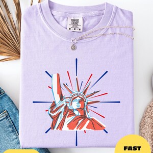 Retro USA Graphic T-Shirt: Patriotic 4th of July Tee