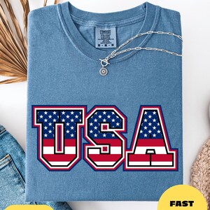 Retro USA Graphic T-Shirt: Patriotic 4th of July Tee