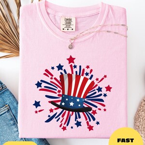 Retro USA Graphic T-Shirt: Patriotic 4th of July Tee