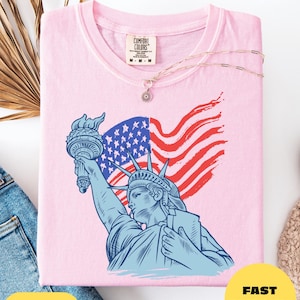 Retro USA Graphic T-Shirt: Patriotic 4th of July Tee
