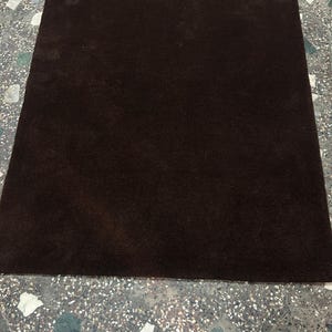 Handgetuft wollen vloerkleed: effen bruin, aardachtig minimalistisch decor