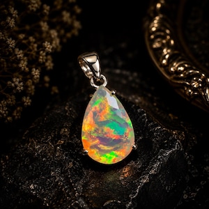 Colgante de plata de ley 925: Ópalo etíope natural facetado (7,30 ct) – Joyería hecha a mano