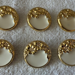 Vintage 28mm Blommiga Guldknappar Emaljknappar Beige Röda Svarta Syknappar Retro Skaftknappar Smycken Sybehör Set med 6 12
