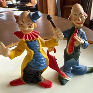 Clown vintage Cake Topper or Home decor. Shadow box clowns made on Hong Kong approx 2 3/4” tall. Bright color clowns two clown toppers
