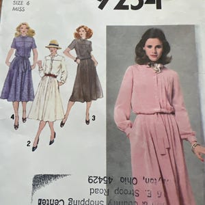 Pattern Sewing Simplicity 1979 No. 9254 Size 6 Dress pockets gathered skirt Vtg 70s Style Retro Look Mod Fashion vintage dress style belt