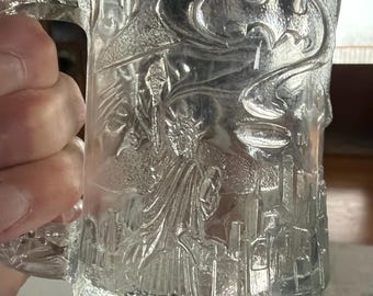 McDonalds Clear Glass Mug Batman Forever series 1995 Clear BATMAN mug with handle 4.25 inches tall w 2.75” diameter made in France vintage