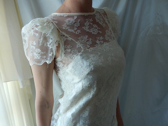 Cream Lace Wedding Dress - Chantilly Lace Boho Wed