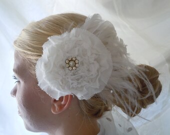 Bridal Fascinator - Bridal Hairpiece - Feathered Fascinator - White Fascinator - Bridal Veil - Feathered Hairpiece