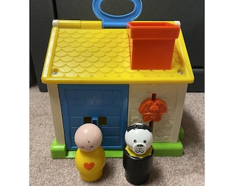Vintage 1984 Fisher Price Discovery Cottage 136 Jumbo Little People Toy House