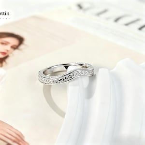 Vintage Curved Wedding Band, 14K White Gold Stacking Ring, Dainty Vine Promise Ring, Eternity  Jewelry, Bridal Anniversary Gift for Her