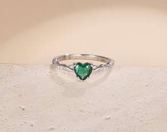 925 Sterling Silver Emerald Engagement Ring , 1.25Carat Created Green Emerald Ring ,  Women Promise Ring for Her, Valentines Day Gift Ring