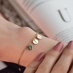 Personalized Initial Bracelet - Gold Disc Charm Bracelet - Custom Letter Jewelry - Bridesmaid Gift