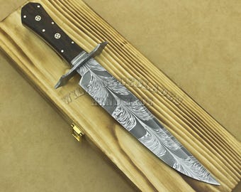 Cuchillo Bowie de Damasco hecho a mano con patrón de plumas, cuchillo de caza personalizado con mango de madera, listo para exhibición o caja de regalo, o cuchillo de regalo