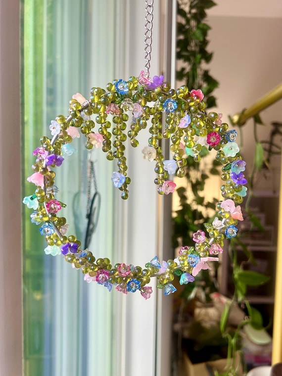 Handmade Floral Vine Suncatcher | Beaded Flower Window Hanging | Cottagecore Decor | Fairy Garden Ornament | Botanical Sun Catcher