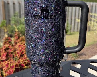 Gobelet Stanley noir personnalisé à paillettes holographiques