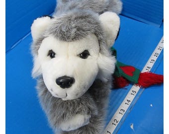VTG 1998 Kids Preferred Husky Wolf Dog Plush 16" Green Scarf with Red Hearts