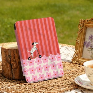 Funda para Kindle con estampado floral de perro y rayas, correa de mano, funda para Kindle 2024, funda para Paperwhite de 10.ª, 11.ª y 12.ª generación, Kindle de 7"/6,8"/6", función de encendido/apagado automático.
