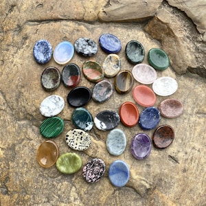Smooth Crystal Worry Stone, Polished Pocket Stone, Natural Gemstone Stress Reliever, Handheld Stone for Relaxation, Mindfulness