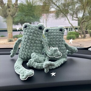 Langbenige Frog-knuffel - gehaakte Froggy Friend met lange poten