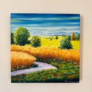 キャンバスに描かれたオリジナルの風景油絵 | 小麦畑、田舎道、青空の壁アート | 自然の風景を描いた農家風インテリア