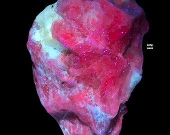 33 Gram Fluorescent Spinel Crystal – Glows Under UV Light, Collectible Mineral Specimen From Afghanistan