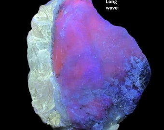 Cristal de hackmanita fluorescente natural de 52 g – Espécimen mineral con brillo UV – Pieza única para colección de rocas