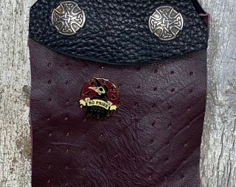 Leather Faire Pin badge holder favor