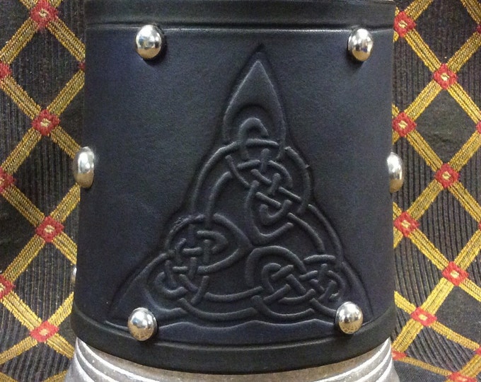 Embossed Leather Celtic Triangle Knotwork design 36 oz tankard