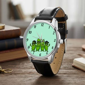 Rolig tecknad gurkaklocka, kawaii matarmbandsur, gåva för gröna gurkor bild 1