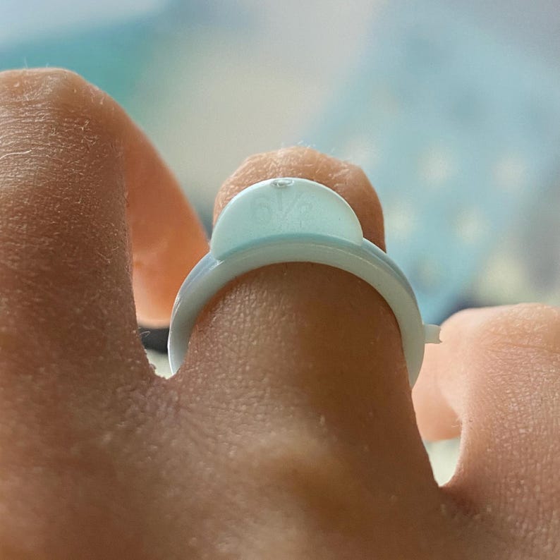 Ring Size Finder Ring Sizer 4 through 12 Plastic immagine 7