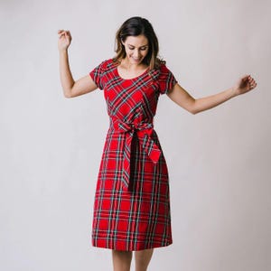 Red Tartan Plaid A-Line Dress: Scottish Style Short Sleeve Holiday Outfit