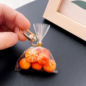 Portachiavi arancione, simpatico portachiavi a forma di frutta, ciondolo arancione simulato, ciondolo per borsa, portachiavi per auto, regalo originale