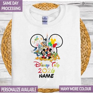 Pode incluir: Um conjunto de tr&ecirc;s canecas de cer&acirc;mica com acabamento fosco e salpicado. As canecas s&atilde;o em tons de creme, cinza claro e cinza escuro. Cada caneca tem um design simples e minimalista.