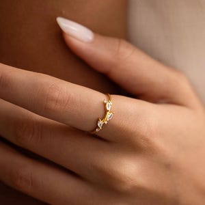 925 Sterling Silver Leaves Ring, Zirconia Leaf Ring, Minimalist Dainty Ring, Perfect Romantic Gift, Jewelry Gift for Her, Gift for Mom&Wife