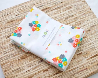 Large Cloth Napkins - Set of 4 - (N6350) - Small Bouquet Flowers Reusable Fabric Napkins