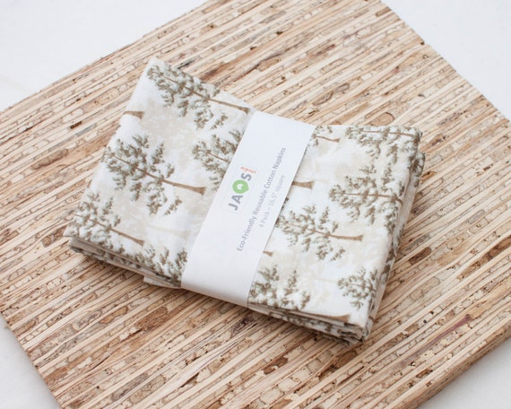 Set of 4 - - Christmas Holiday Candy Modern Reusable Fabric Napkins Large Cloth Napkins N7183