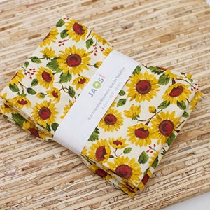 Large Cloth Napkins - Set of 4 - (ND896) - Sunflowers Toss Reusable Fabric Napkins