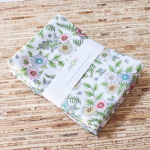 Large Cloth Napkins - Set of 4 (N7490) - Wildflower Floral Modern Reusable Fabric Napkins