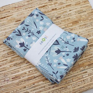 Large Cloth Napkins - Set of 4 - (NC703) - Lt Blue Floral Toss Modern Reusable Fabric Napkins