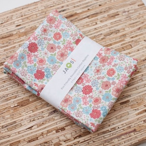 Large Cloth Napkins - Set of 4 (N6587) - Little Blue Pink Blossoms Reusable Fabric Napkins