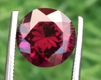 Natural mozambique rhodolite garnet faceted gemstone round shape 2.30 carat 8x8x5 mm