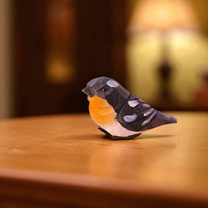 NordicCraft Wooden Bird Sculpture – Hand-Carved Figurine for Home Décor & Gift Display