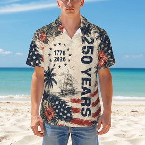 Vintage 250 Years USA Independence Day Hawaiian Shirt | 1776–2026 Commemorative Aloha Button-Up for Men with Palm Trees & Hibiscus 画像 4
