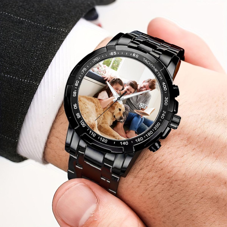 Personalized Black Metal Watch with Calendar Display, Custom Engraved Unisex Watch, Gift for Husband Father Mother imagen 3