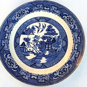 1940s Homer Laughlin Blue Willow Plates (Set of 2)