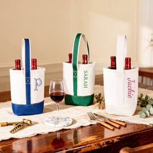 Bolsa de lona personalizada para vino, bolsa de regalo con monograma bordado doble para damas de honor y padrinos de boda, bolsa de vino, recuerdo de despedida de soltera