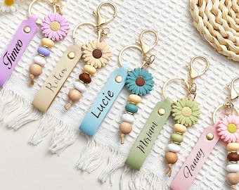 Personalised Daisy Beaded Keyring for Girls, Faux Leather Keyring, Bridesmaid Gifts, Flower Girl Gift, Christmas Gift, Birthday Gift,Keyring